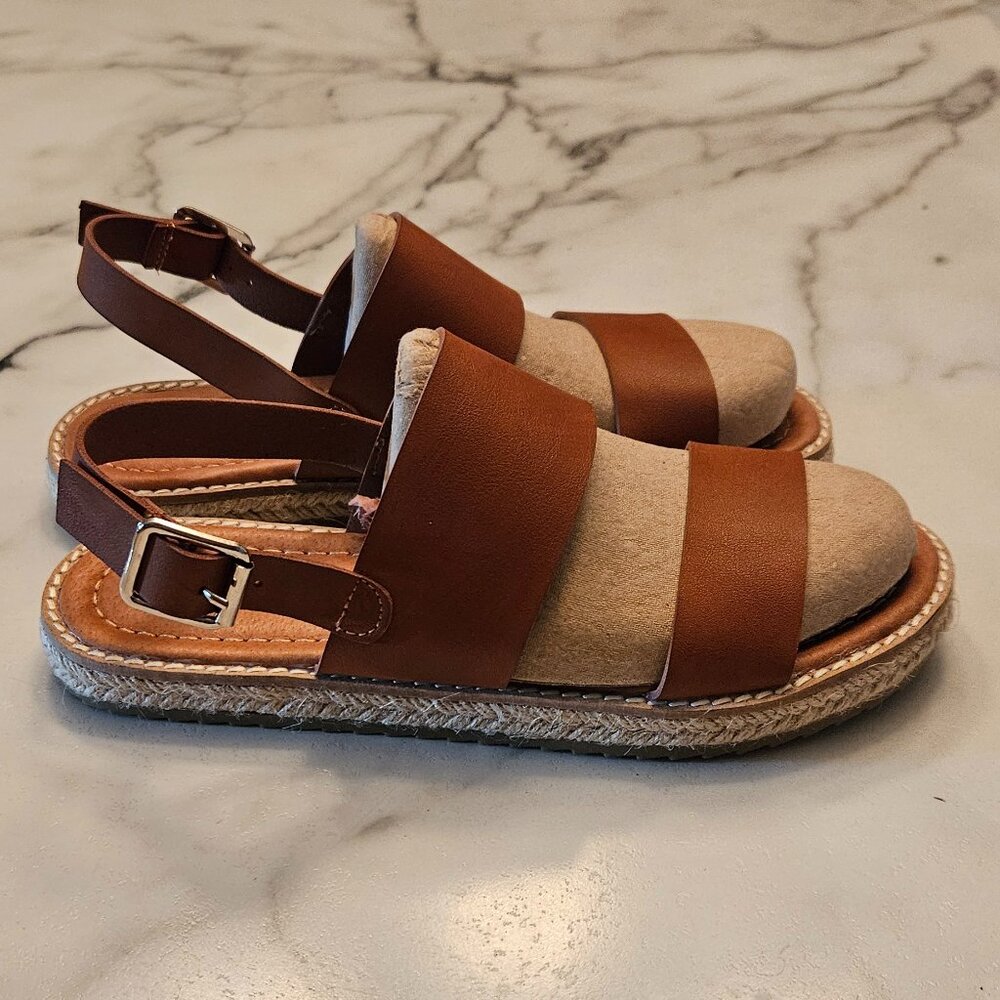 NWOT NEW Cognac flat sandals